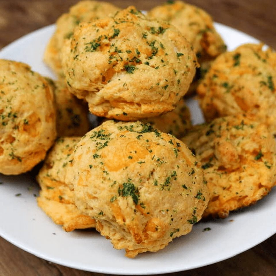 Homemade Cheddar Bay Biscuits - Red Lobster Copycat Recipe